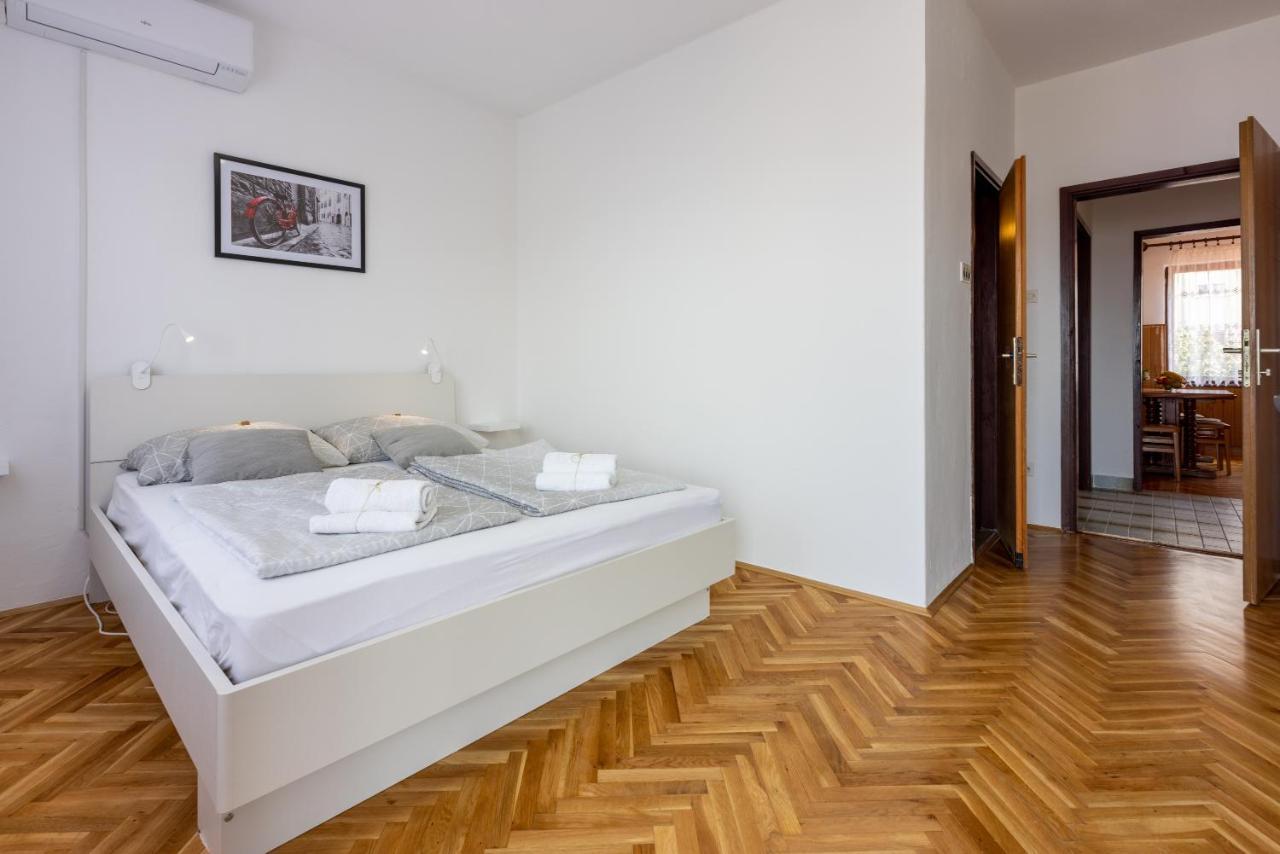 Apartment Arya Crikvenica Exterior foto
